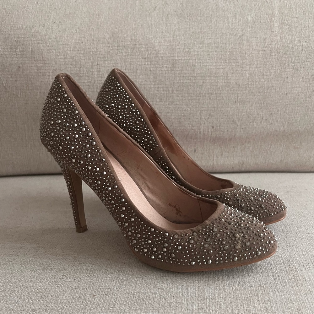 ALDO Rhinestone/Embellished Pumps Size 8.5 (fits like size 8)